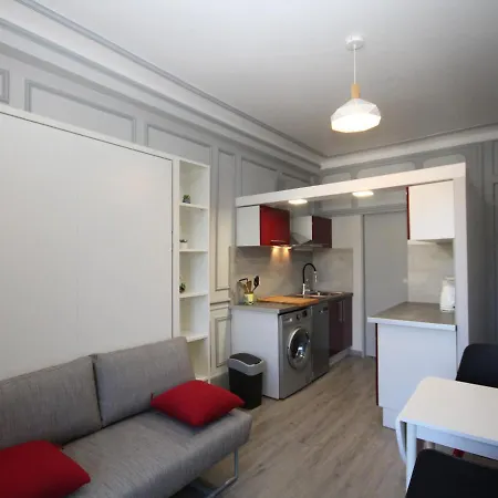 Apartment Mont-dore : Centre Avec Ascenseur - 2 Pers - Cuisine Equipee - Fr-1-608-103 *